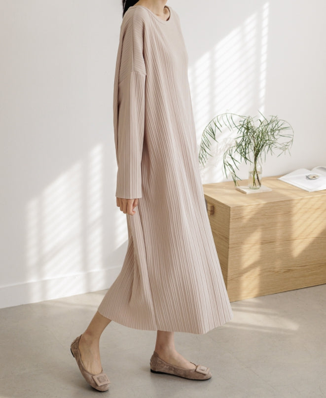 OVERFIT Pleats Long Dress