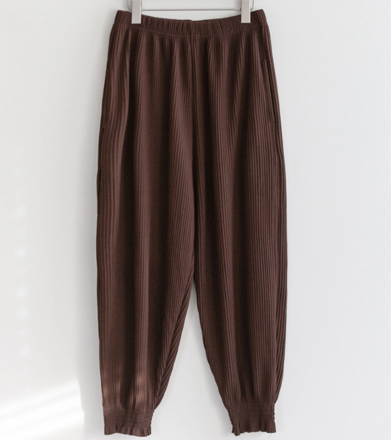 ONEMILE Pleats Jogger Pants