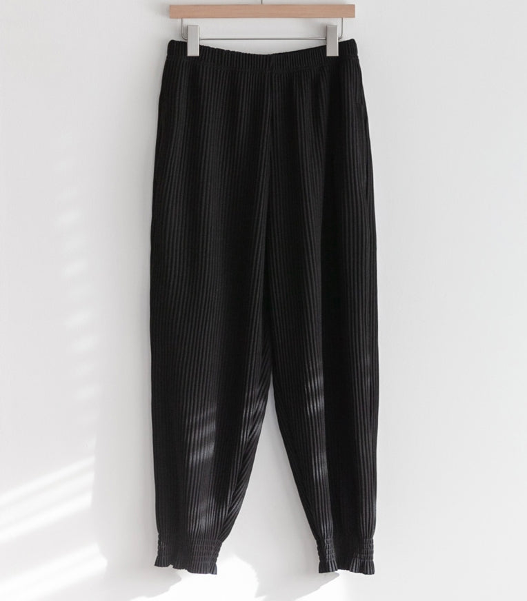 ONEMILE Pleats Jogger Pants